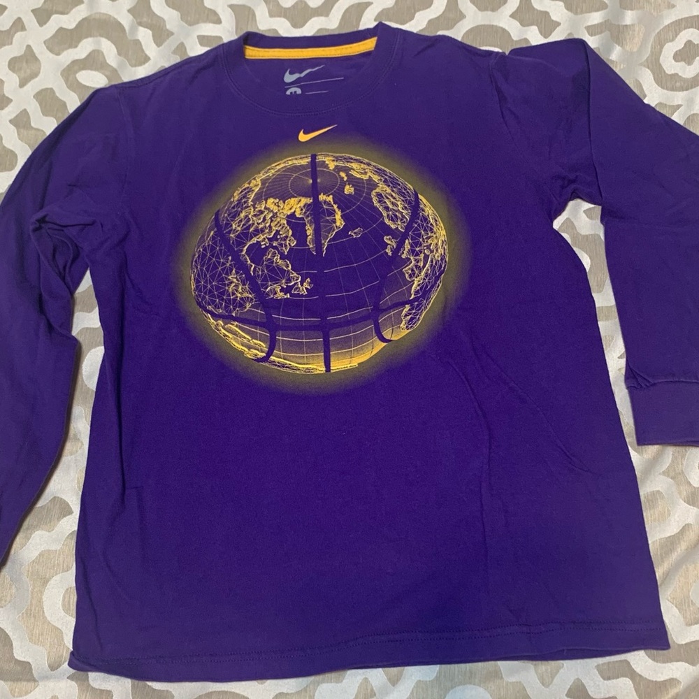 Nike Boy’s Youth Sz Medium. Long Sleeve.